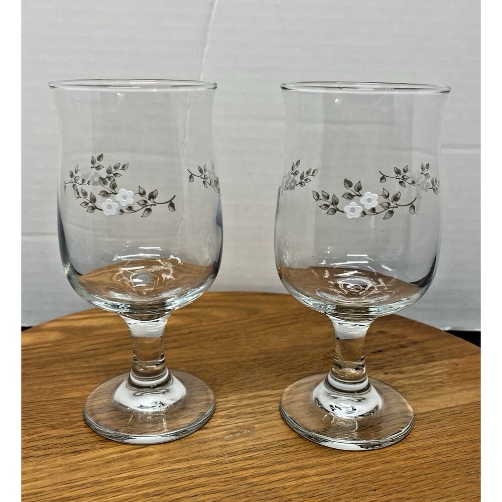 Vtg Pair Pfaltzgraff Heirloom Clear Glass Footed Goblets White Floral Leaf Motif